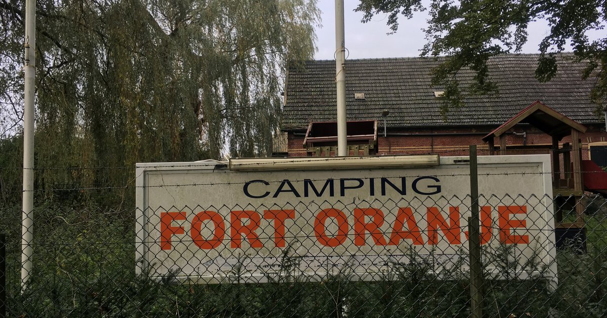 Hoe is het op 'criminele camping' Fort Oranje?