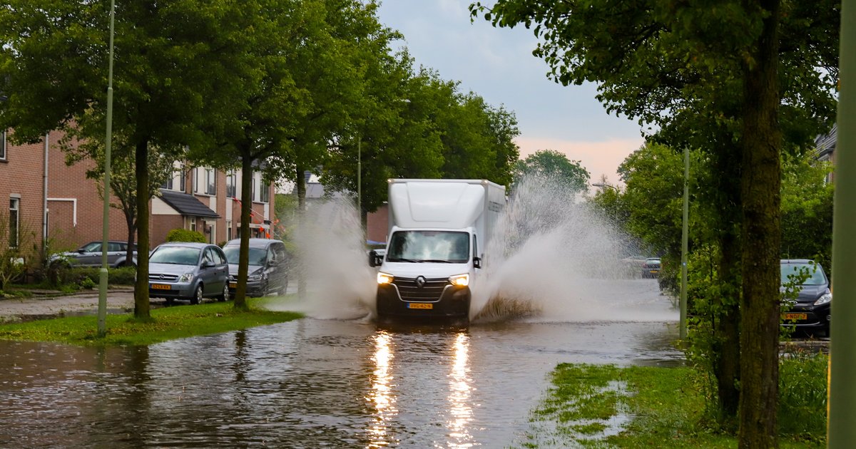 Extremer weer gaat oude huizen onbewoonbaar maken, in Enschede liep 2 jaar geleden een wijk onder: '