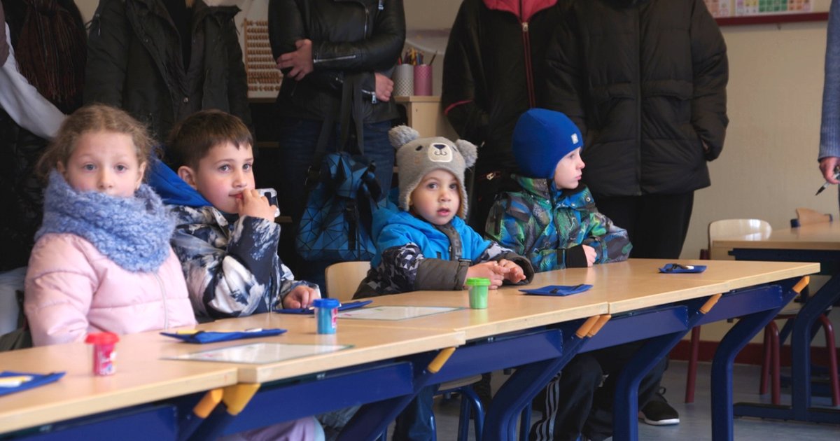 Taal en rekenen, maar ook traumaverwerking: extra scholen in Ederveen en Arnhem geopend voor Oekraïe