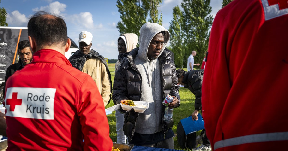 Hulpverleners trekken terug uit Ter Apel door onveilige situaties: 'Gisteren liep iemand nog met een