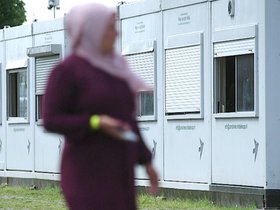 Een kwart van de statushouders woont in asielzoekerscentra, maar de vraag waar ze moeten wonen blijft onbeantwoord