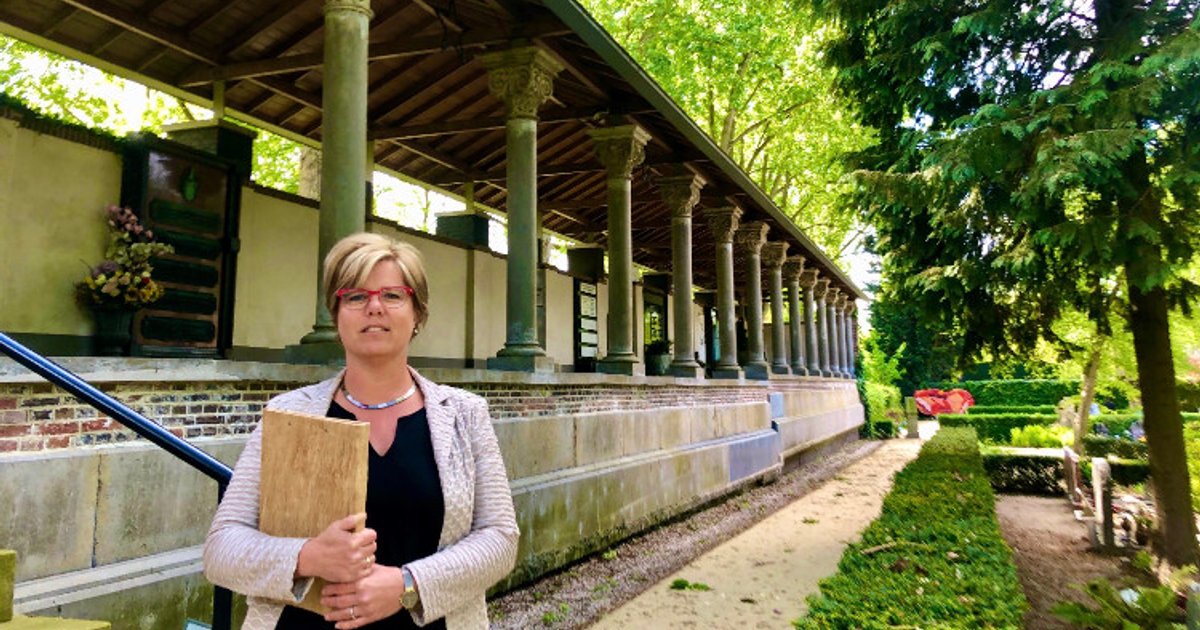 Uitvaartbegeleider moet nabestaanden vragen om gasten te wijzen op coronaregels: 'Naar mij luisteren