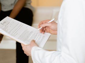 Consult bij de huisarts, beeld ter illustratie