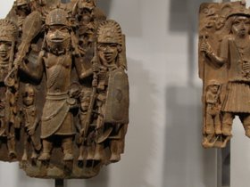 Bronzen beelden uit Benin
