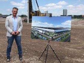 Vastgoedondernemer Tim Beckmann, de eerste paal wordt geslagen in Hoofddorp