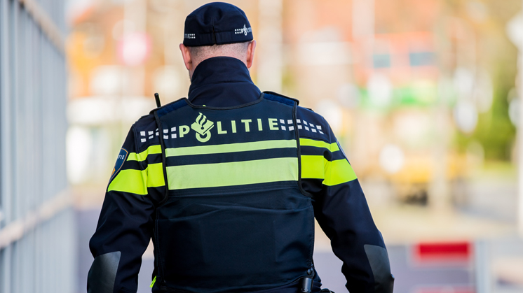 Politie waarschuwt voor zeer schadelijke medicijnen die zijn gestolen tijdens woninginbraak in Almere Stad